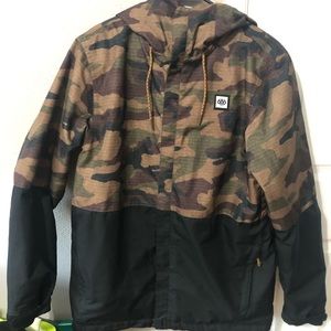 Men’s medium 686 brand snowboarding jacket